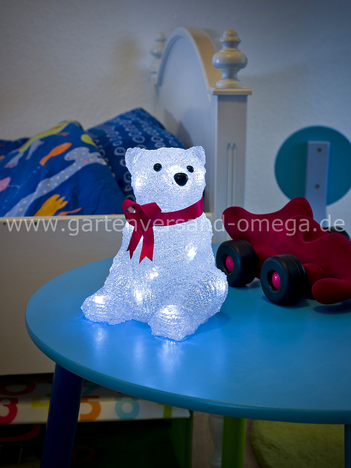 Anwendungsbeispiel LED Acryl-Eisbär mit roter Schleife
