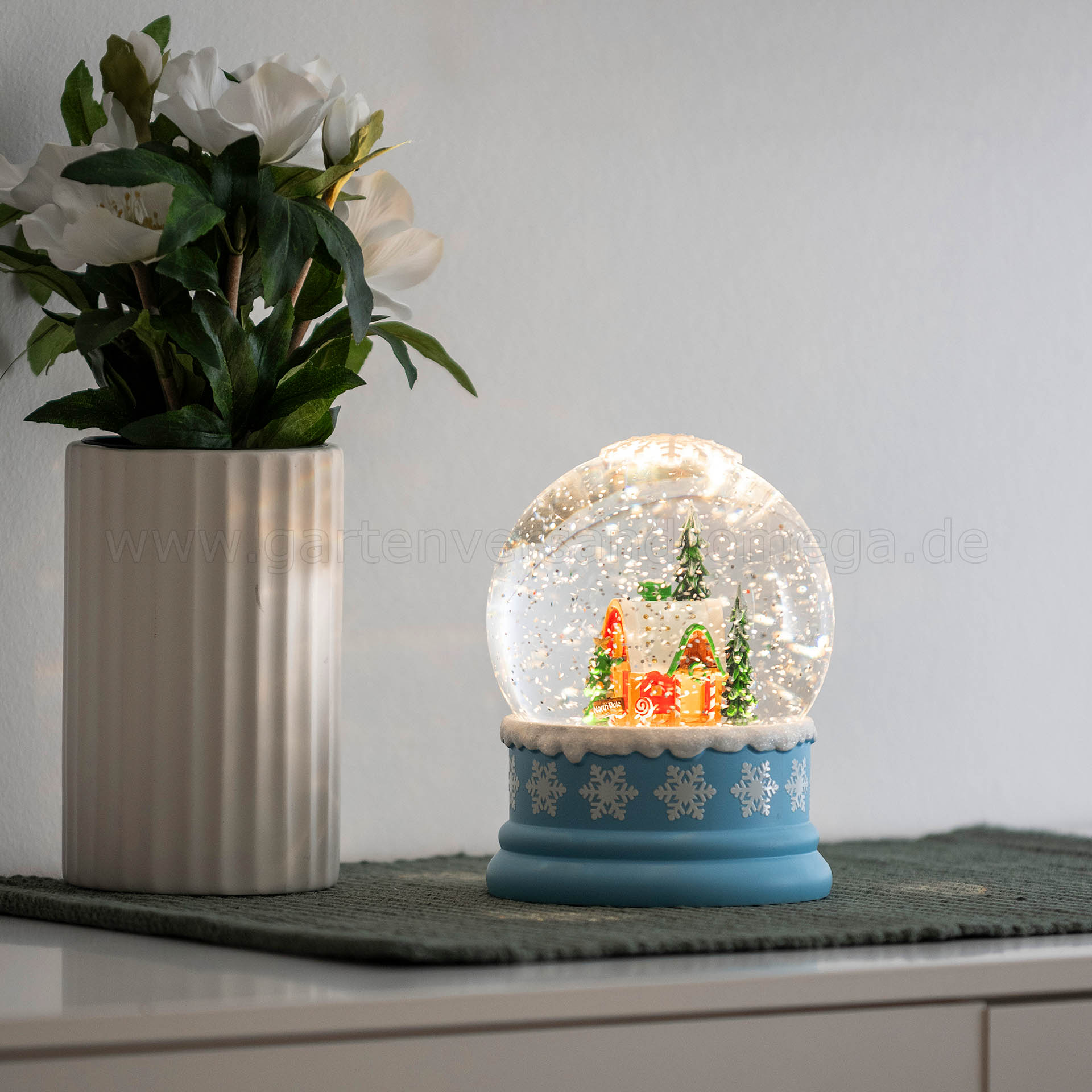 Die LED-Schneekugel Nordpol im Einsatz
