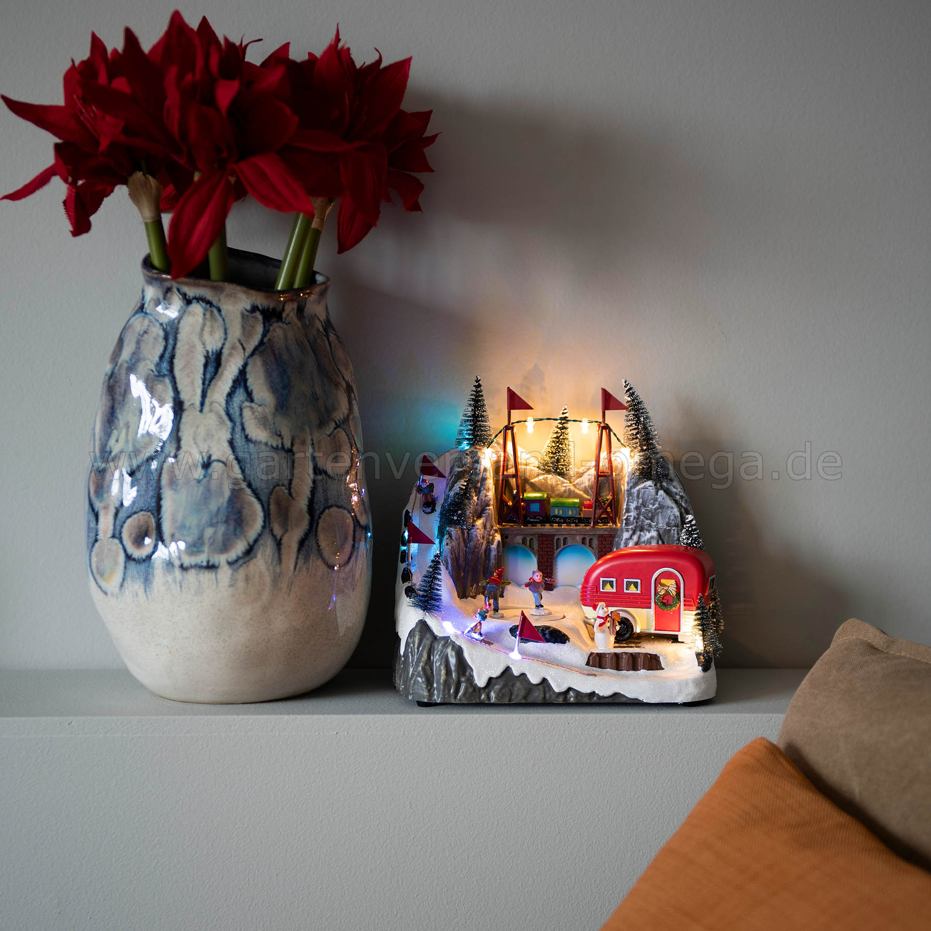 Anwendungsbeispiel LED-Weihnachtsdeko Landschaft mit Wohnwagen