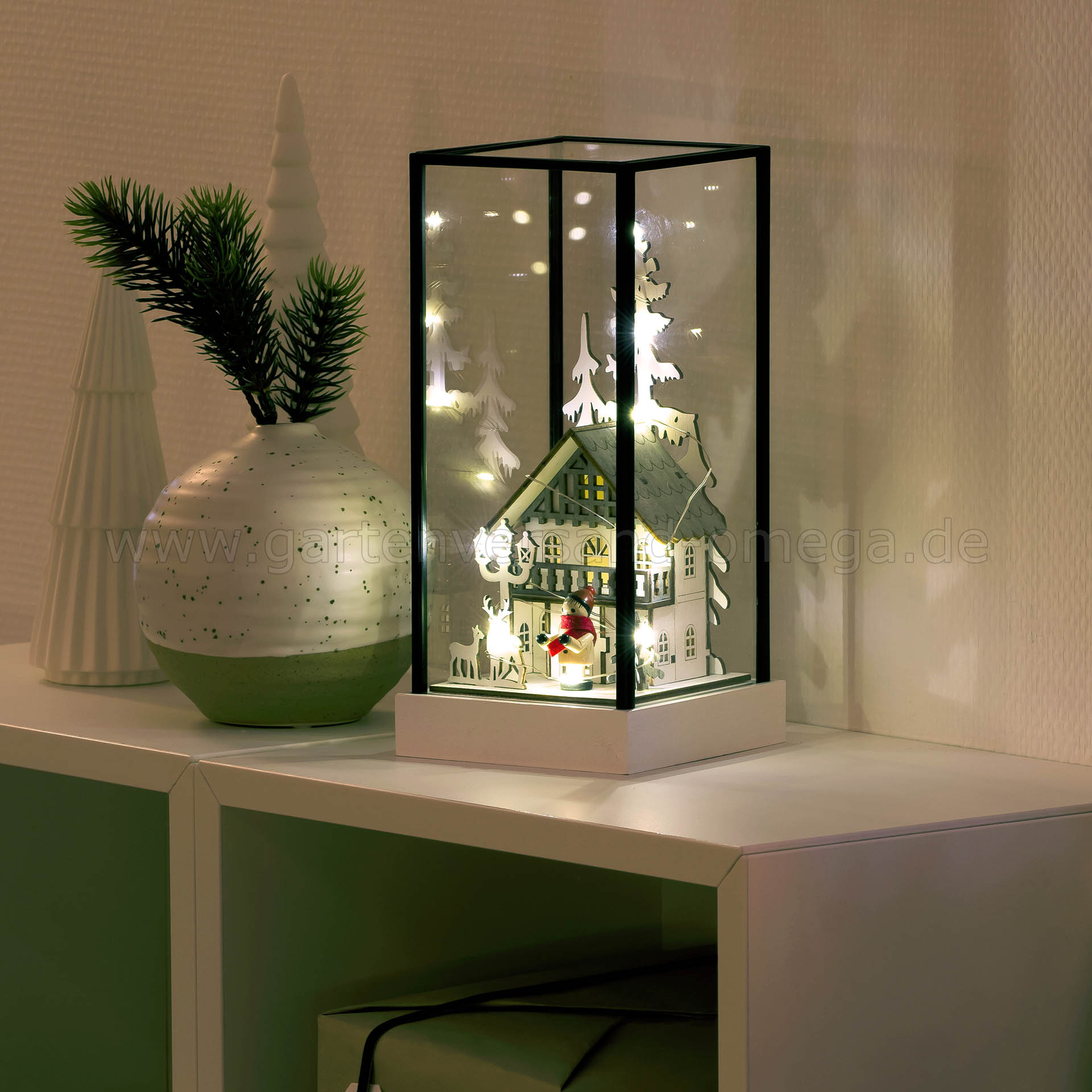 Gestaltungsidee LED-Glaslaterne Winterhaus