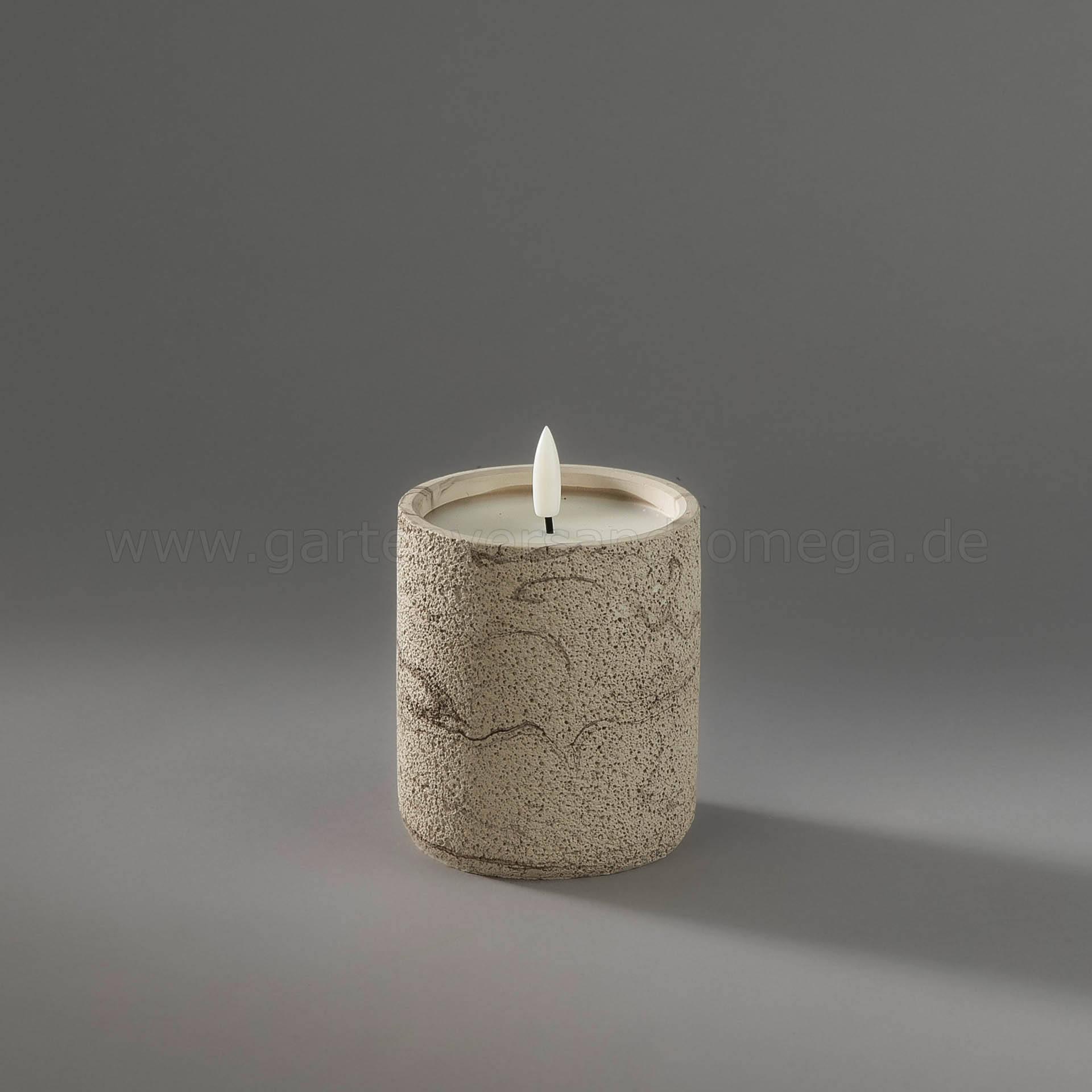 LED Kerze Betonoptik Beige mit Timer 10cm in ausgeschaltetem Zustand