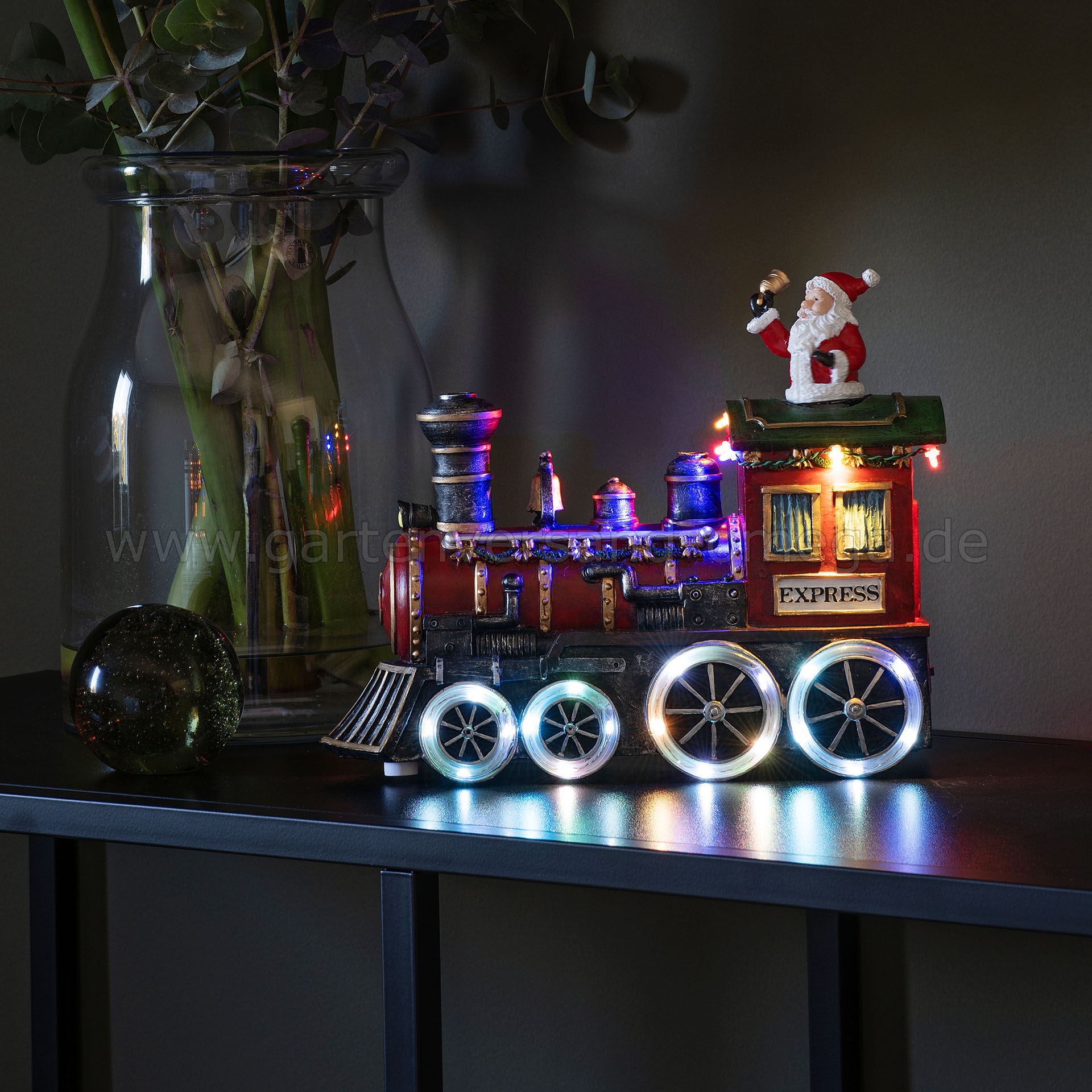 Anwendungsbeispiel LED-Szenerie Zug mit Weihnachtsmann